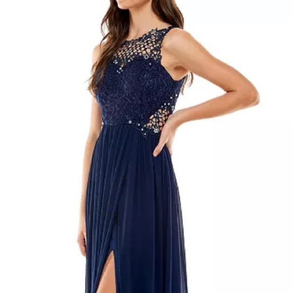 Juniors' Embellished Illusion Tulip Gown - Picture 3 of 3